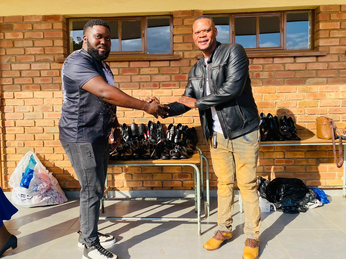 EFFward11's tweet image. ♦️Earlier Today♦️
EFF Branch Chairperson Fighter Sthembiso Nkuna accompanying Lucky Khoza who is representative of CHARITY HIKE FOR SCHOOL SHOES, a group of visionary young man and woman who embark on Hiking activities for a cause.
Lucky Khoza was born and raised in KaHoyi…
