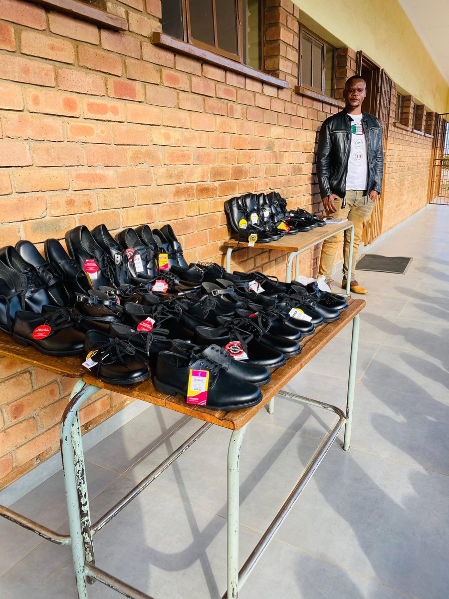 EFFward11's tweet image. ♦️Earlier Today♦️
EFF Branch Chairperson Fighter Sthembiso Nkuna accompanying Lucky Khoza who is representative of CHARITY HIKE FOR SCHOOL SHOES, a group of visionary young man and woman who embark on Hiking activities for a cause.
Lucky Khoza was born and raised in KaHoyi…