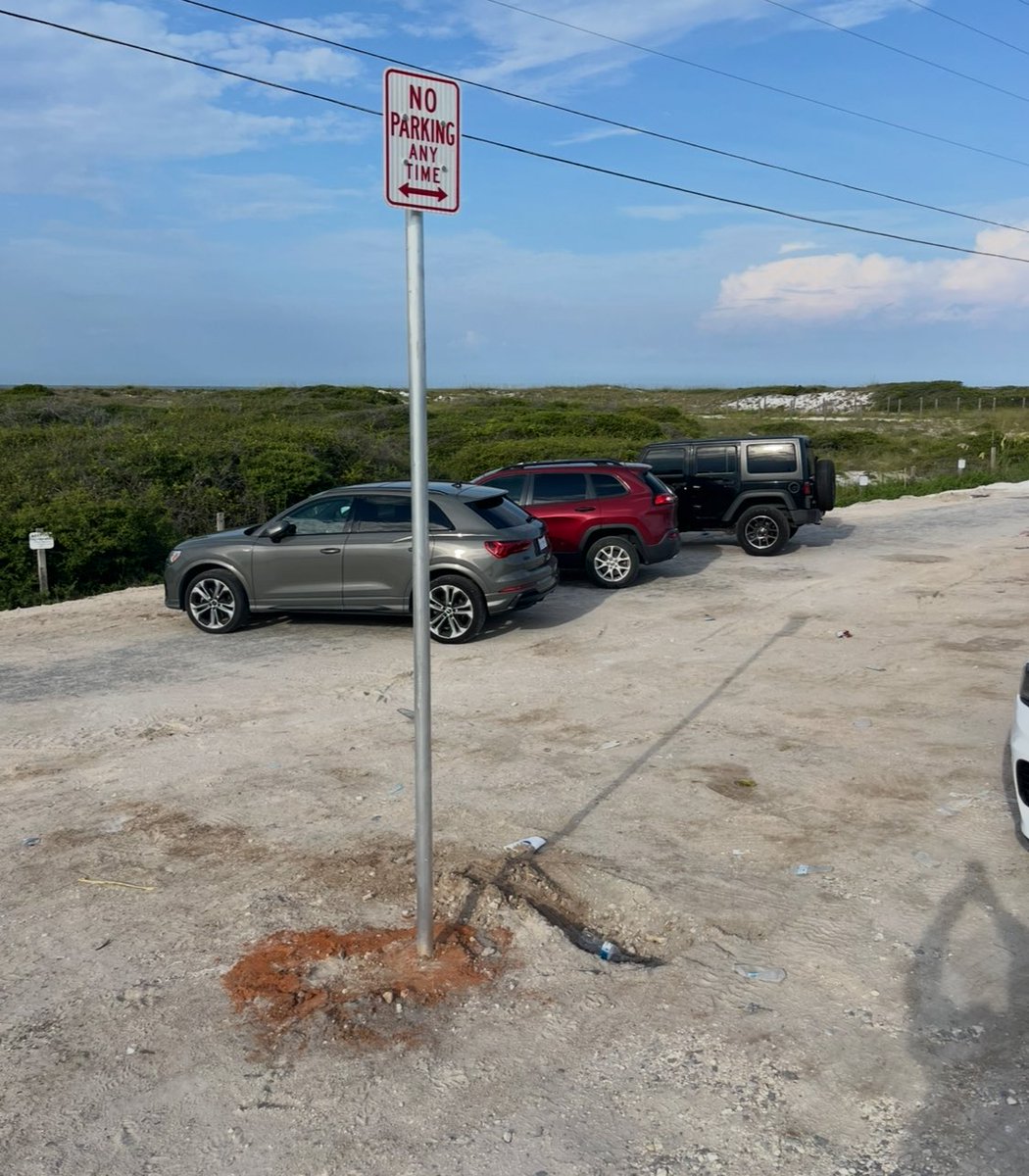 OCSOALERTS's tweet image. ‼️Just a reminder - please stay off the Okaloosa Island Bridge-to-Bridge path!‼️
That means don't drive on the path and don't park on path, a four mile path between the Brooks and Marler Bridges meant for walkers, runners, and bike-riders only! 🚶♂️🚶♀️🏃🏃♀️🚵🚴♀️
Our deputies have…