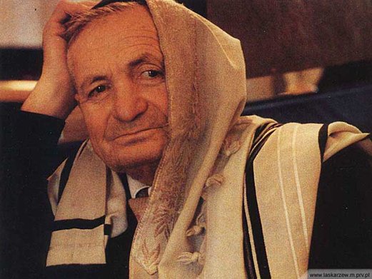 AnitaSchelde's tweet image. Śp. Zygmunt Warszawer :
"Wyskoczyłem z pociągu jadącego do Treblinki na spalenie. Chodziłem od wioski do wioski. Ci wszyscy Polacy mi pomogli. Nikogo nie podałem do nagrody, bo Ameryka by zbankrutowała. Co dzień byłem na innej łasce". Zrobi Pan @Michal_Bilewicz RT ??? #האמתמפולין