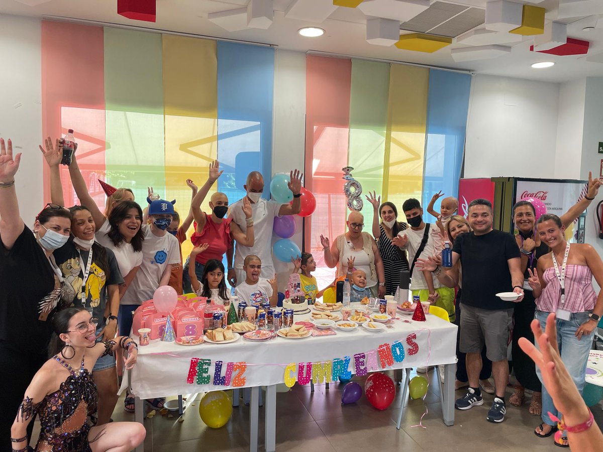 CasaRonaldMAD's tweet photo. 🎉 ¡Mariana cumplió 8 años y lo celebramos a puro ritmo y diversión! 🕺🎂

En la Casa Ronald McDonald Madrid, cada cumple se convierte en un recuerdo inolvidable para los peques y sus familias. 💛

Felicidades Mariana🌼 https://t.co/T8lSaRcZaO