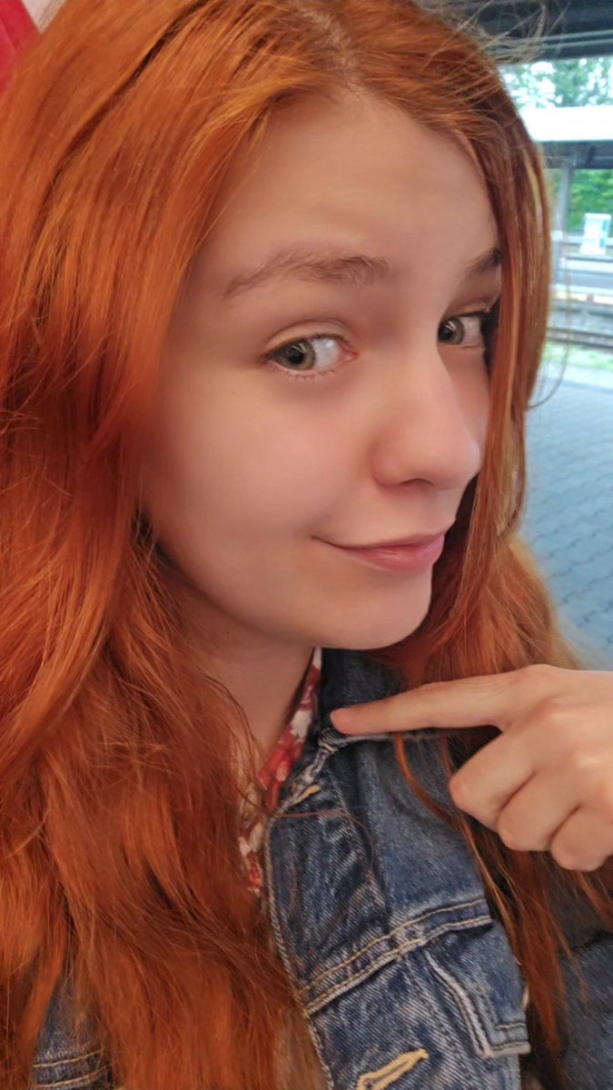 Kein Wunder das ich ältere Männer mag, weil heute tun meine Hüfte, meine Schulter und meine Handgelenke weh... und zwei davon sind weil ich falsch aufgetreten bin...