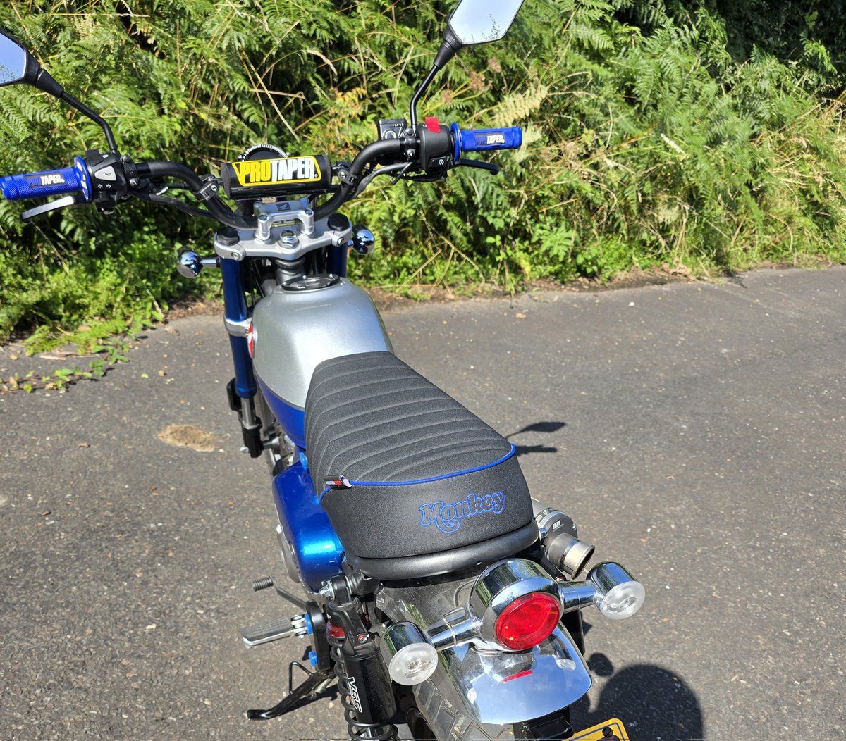 Thequickshifter's tweet photo. Now this is alot of fun @golds_chris #Monkeybike #Pitbikes #Hondamonkey #125fun #125cc https://t.co/PzoT66tIk0