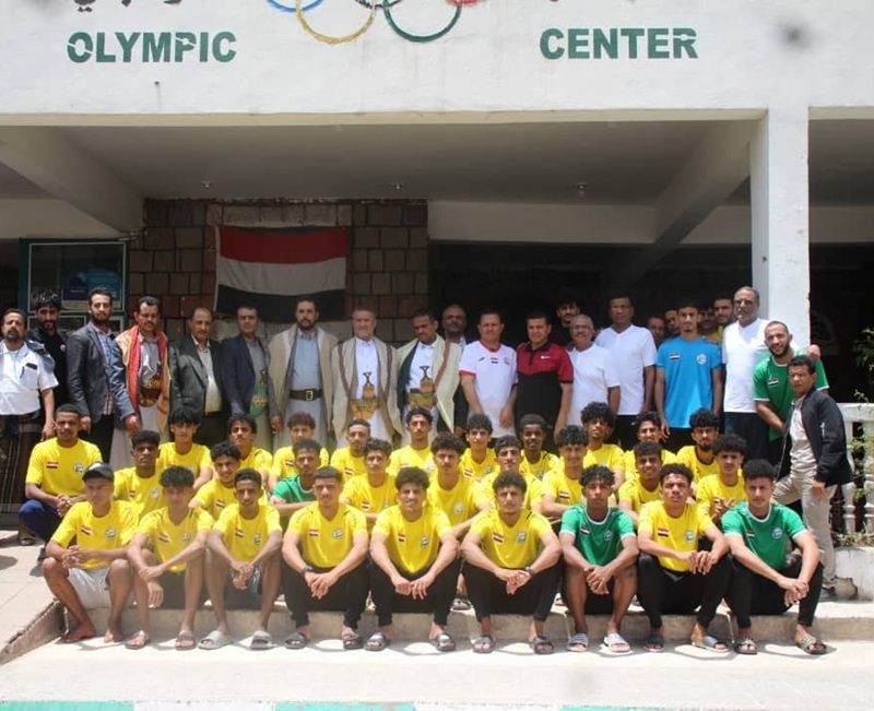yemnews1's tweet image. إعلان قائمة منتخب اليمن للشباب المشاركة في بطولة الخليج – الأسماء
YNP / خاص -
أعلن الجهاز الفني للمنتخب اليمني للشباب، قائمة اللاعبين المشاركين في المرحلة الأخيرة من معسكر المنتخب الداخلي، قبيل المشاركة في بطولة كأس الخليج للشباب بنسختها الأولى .
وقال الاتحاد اليمني لكرة القدم إن…