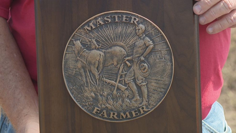 CalvinCexo's tweet photo. A local South Bend farmer was named to the Indiana Prairie Farmer and Purdue College of Agriculture's Master Farmer class.Randy Matthys was recognized as a Mast https://t.co/Gwdp6ltv4M https://t.co/JnYRz2Tdjz