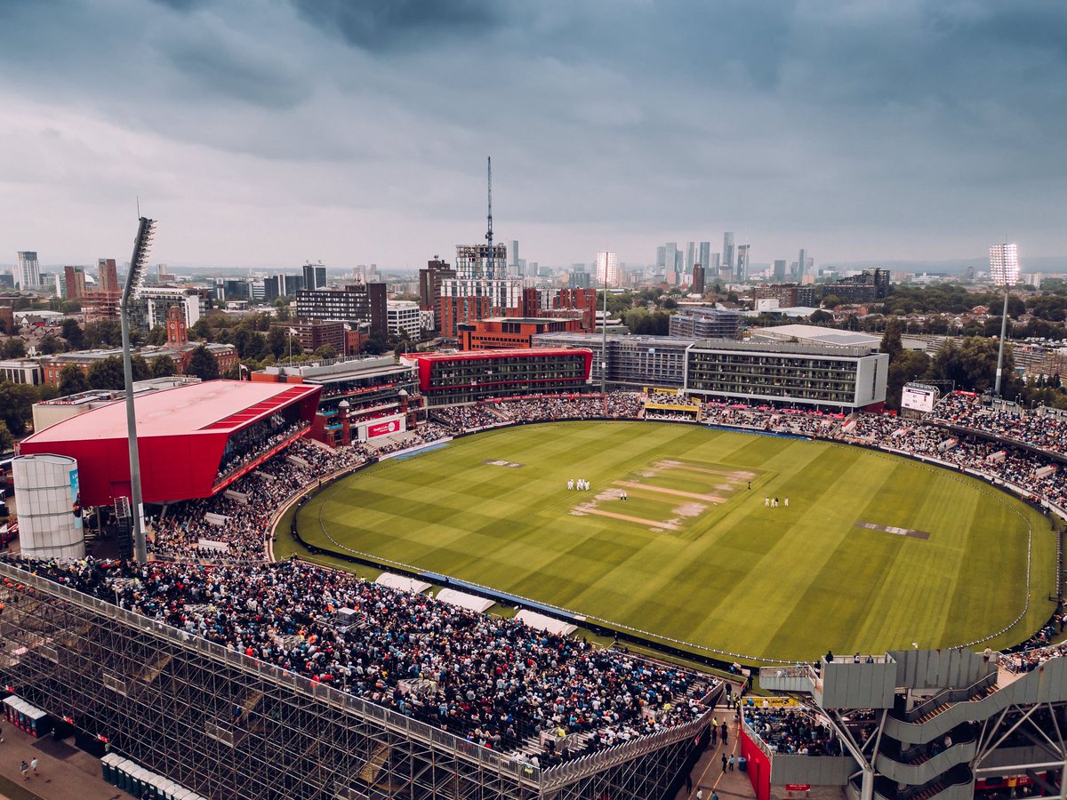 EmiratesOT's tweet image. Are you attending @EmiratesOT for #ENGvIND this week? If you're planning to bring a bag, please be aware:
๐ด 1 bag per person
โช๏ธ Permitted bag size: 45cm x 30cm x 30cm
๐ด Arrive in plenty of time, ALL bags will be searched
Express lanes will be in use for those without a bag!