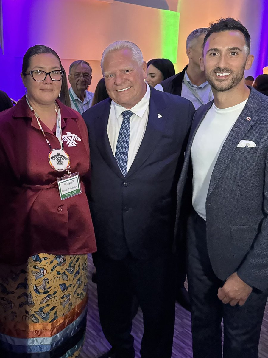 Sflecce's tweet image. 13 united Premiers.
One strong Canada.
In a war, you put everything to the side and work together to protect your people, economy, and sovereignty.
@fordnation is leading that effort, starting with building a Canadian Energy Corridor — building pipelines, ports, and nuclear…