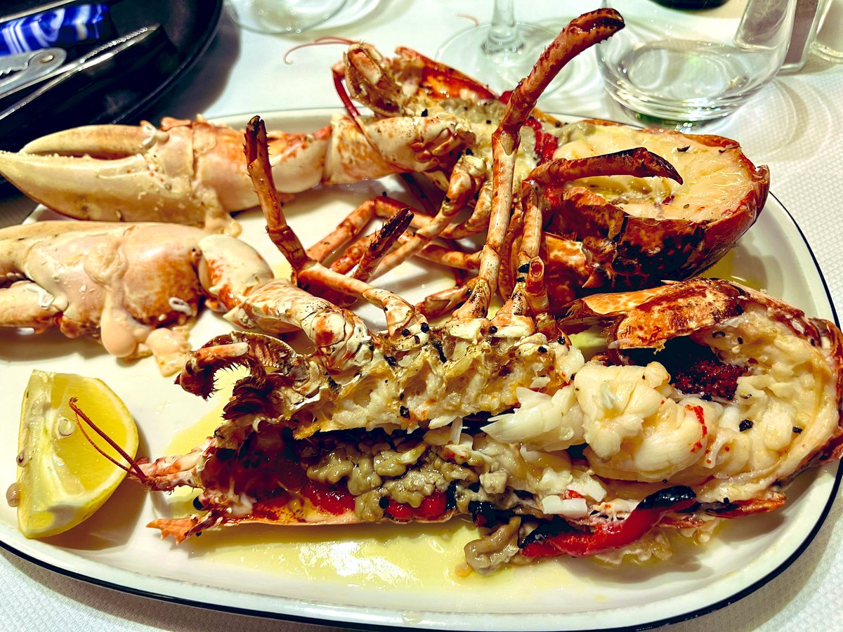 E2Villiers's tweet image. Le homard 🦞 grillé 🤪 . En voilà un qui va se souvenir de mon anniversaire 🤣