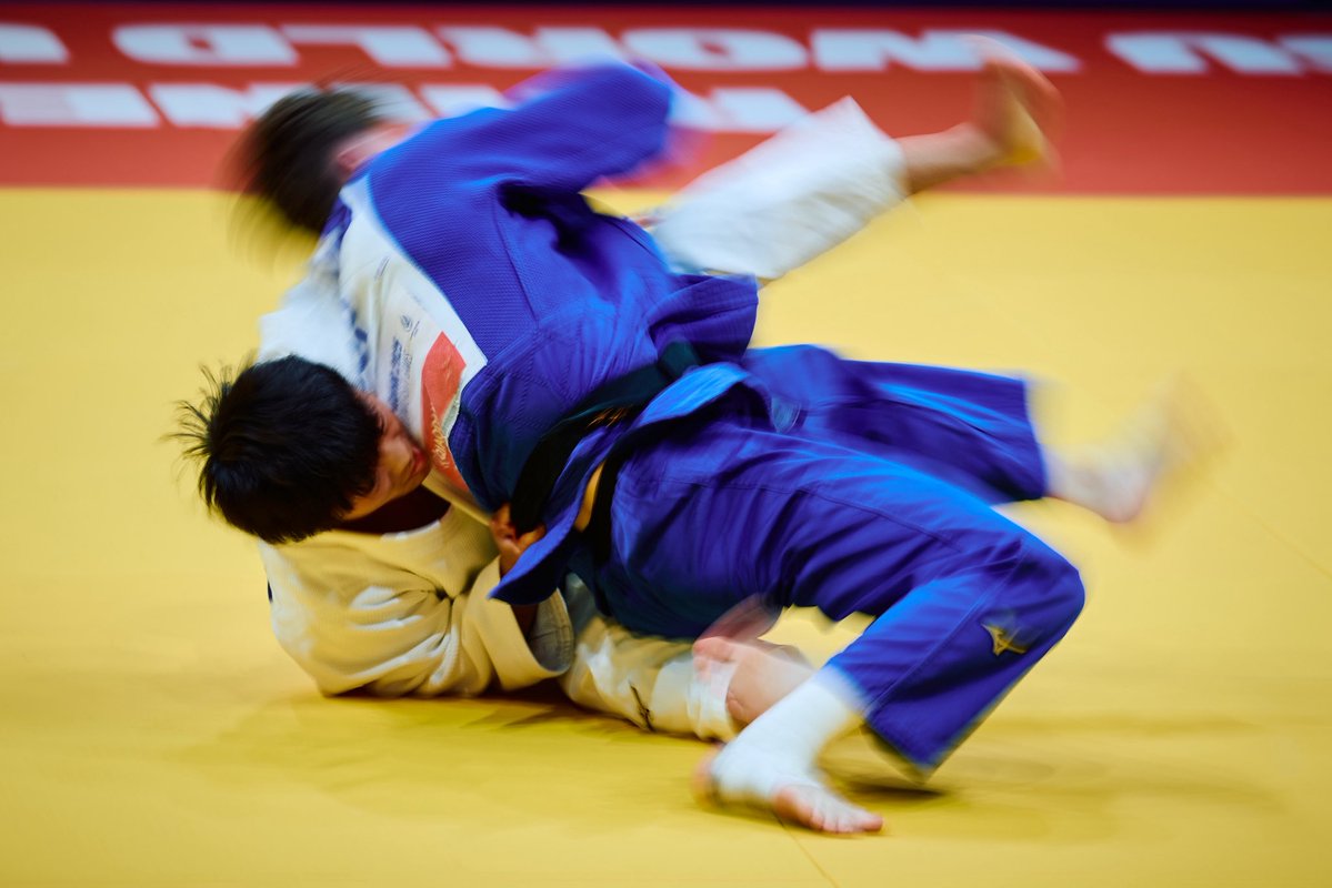 landnrw's tweet image. Startschuss für den 7. Wettkampftag der @FISU World University Games. 🙌 MP @HendrikWuest war in Essen dabei und hat die Athletinnen und Athleten im Turnen und Judo bei den olympischen Spielen der Studierenden angefeuert.