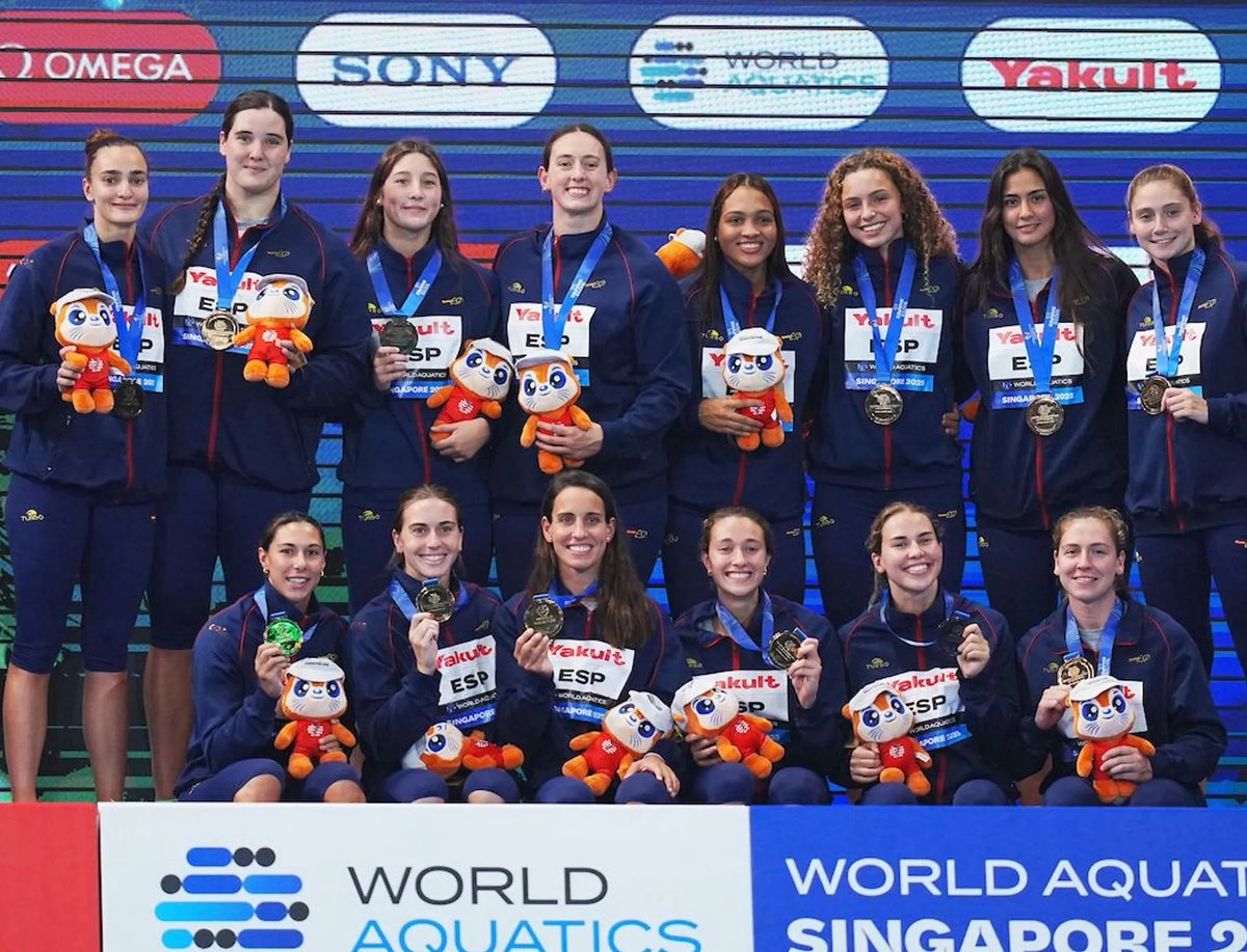 𝐖𝐀𝐓𝐄𝐑𝐏𝐎𝐋𝐈𝐒𝐓𝐀.𝐜𝐨𝐦 (@waterpolistacom) on Twitter photo Paula Camus
Paula Crespí
Anni Espar
Irene González 
Paula Leitón 
Daniela Moreno
Bea Ortiz
Carlota Peñalver
Nona Pérez 
Paula Prats
Elena Ruiz
Ariadna Ruiz
Mariona Terré
Martina Terré
Las 1️⃣4️⃣ del 𝐛𝐫𝐨𝐧𝐜𝐞 🥉✨ en Singapur 
Define ✏️✏️ el Mundial ________
#Internacional Paula Camus
Paula Crespí
Anni Espar
Irene González 
Paula Leitón 
Daniela Moreno
Bea Ortiz
Carlota Peñalver
Nona Pérez 
Paula Prats
Elena Ruiz
Ariadna Ruiz
Mariona Terré
Martina Terré
Las 1️⃣4️⃣ del 𝐛𝐫𝐨𝐧𝐜𝐞 🥉✨ en Singapur 
Define ✏️✏️ el Mundial ________
#Internacional