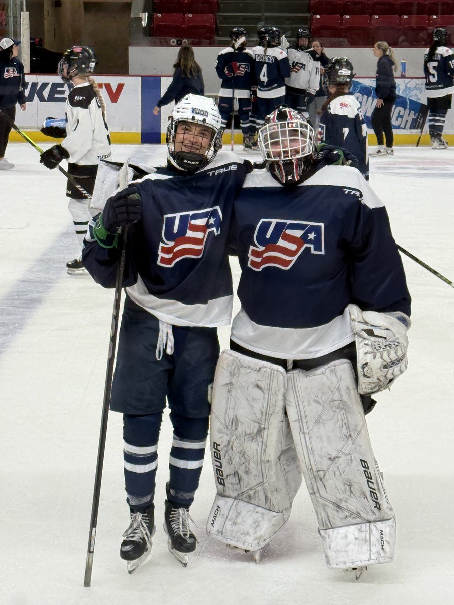 Congratulations to @brookeschlutter23 and @moiralandsverk on earning a selection to the @usahpdc 16/17 All Star Game #rollbears