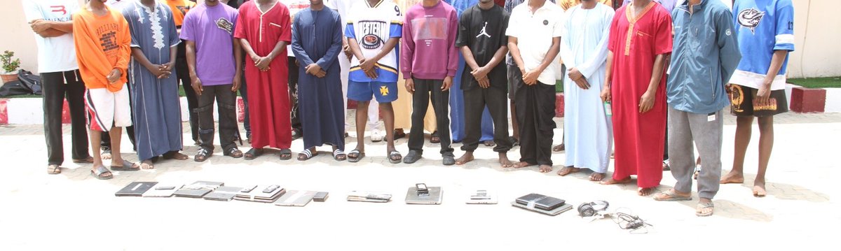 officialEFCC's tweet image. EFCC Arrests 25 Suspected Internet Fraudsters in Kano
Operatives of the Kano Zonal Directorate of the Economic and Financial Crimes Commission (EFCC) have arrested twenty-four (24) suspected internet fraudsters in a sting operation on Monday, July 21, 2025.
They were arrested…