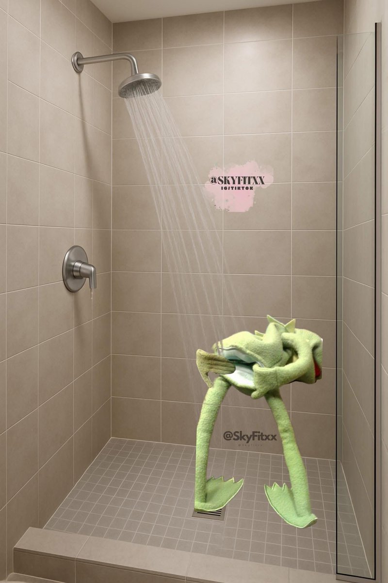 199100candy's tweet image. Yall be scared to open them cheeks up in the shower and let the water run through after washing datA$S, but me?