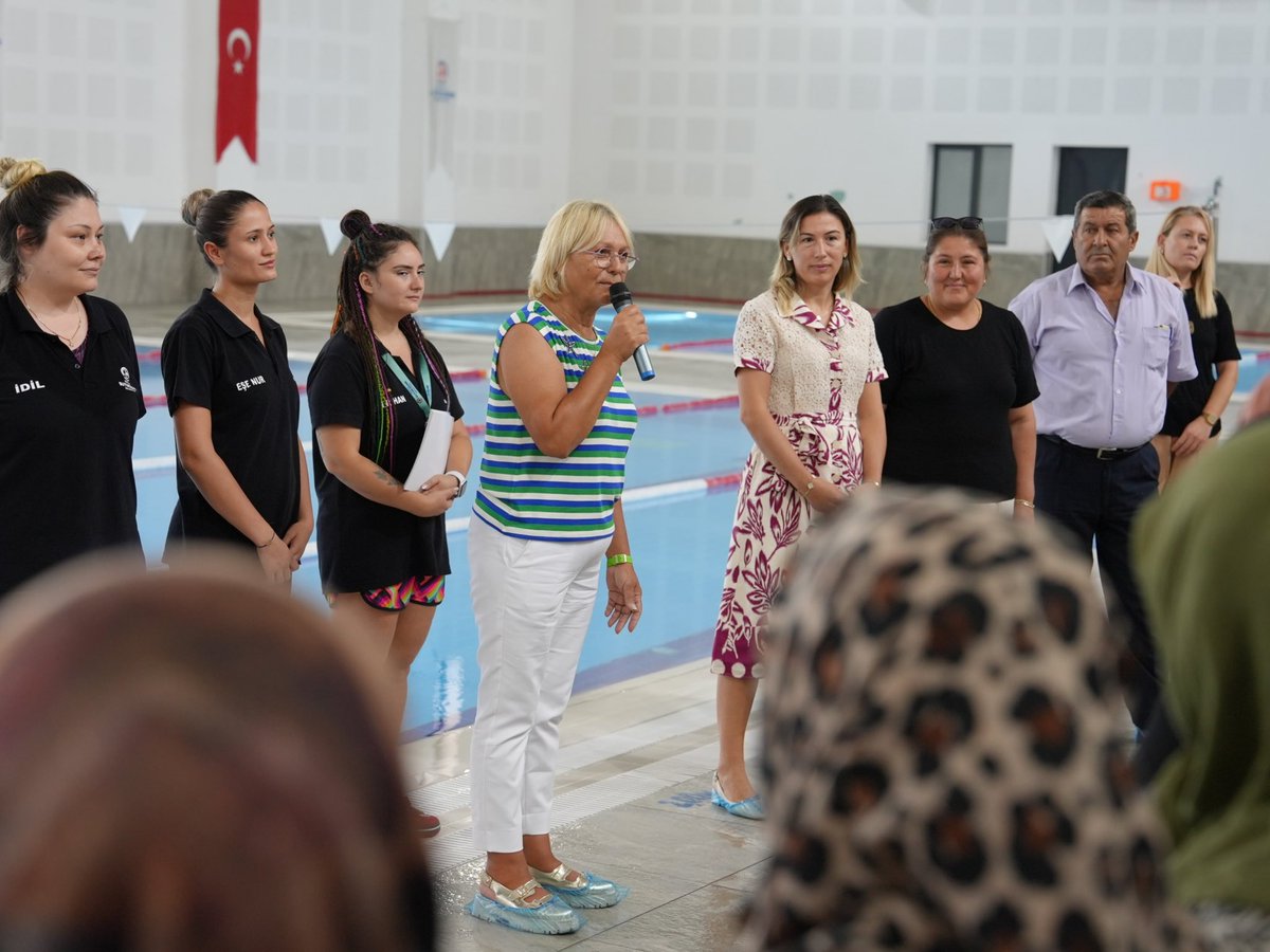 “Yüzme Bilmeyen Kalmasın” projemiz kapsamında Anafartalar-Dokuzkavaklar Kapalı Yüzme Havuzumuzda yüzme eğitimi alan yaklaşık 80 kadın kursiyerimizle gurur duyuyoruz.

Pınarkent, Küçükdere, Yeniköy ve Irlıganlı mahallelerinden gelen kadınlarımız Salı-Perşembe ve Çarşamba-Cuma