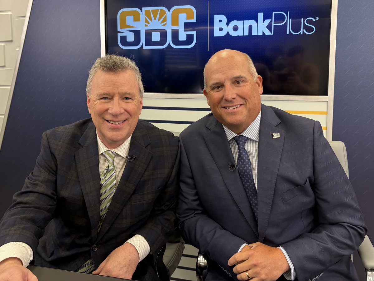 MattStewartTV's tweet image. Day 2 @SunBeltFB Media Days. Great to visit with @AppState_FB Coach @Dowell_Loggains. @JMUFootball @CoachBobChesney. @GSAthletics_FB @GSCoachHelton. @GeorgiaStateFB Coach @DellMcGee in @SunBelt Studio