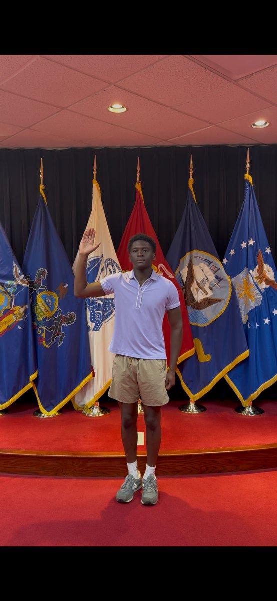 Big congrats to Tamba! Who just enlisted as a 12N in the Army National Guard 🎉
He’s getting PAID to attend SUNY Cortland 💰 + full tuition covered AND earning 100+ national certs along the way 💼🎓
Smart moves only. #NYGuard #12N #SUNYCortland #CollegePaidFor