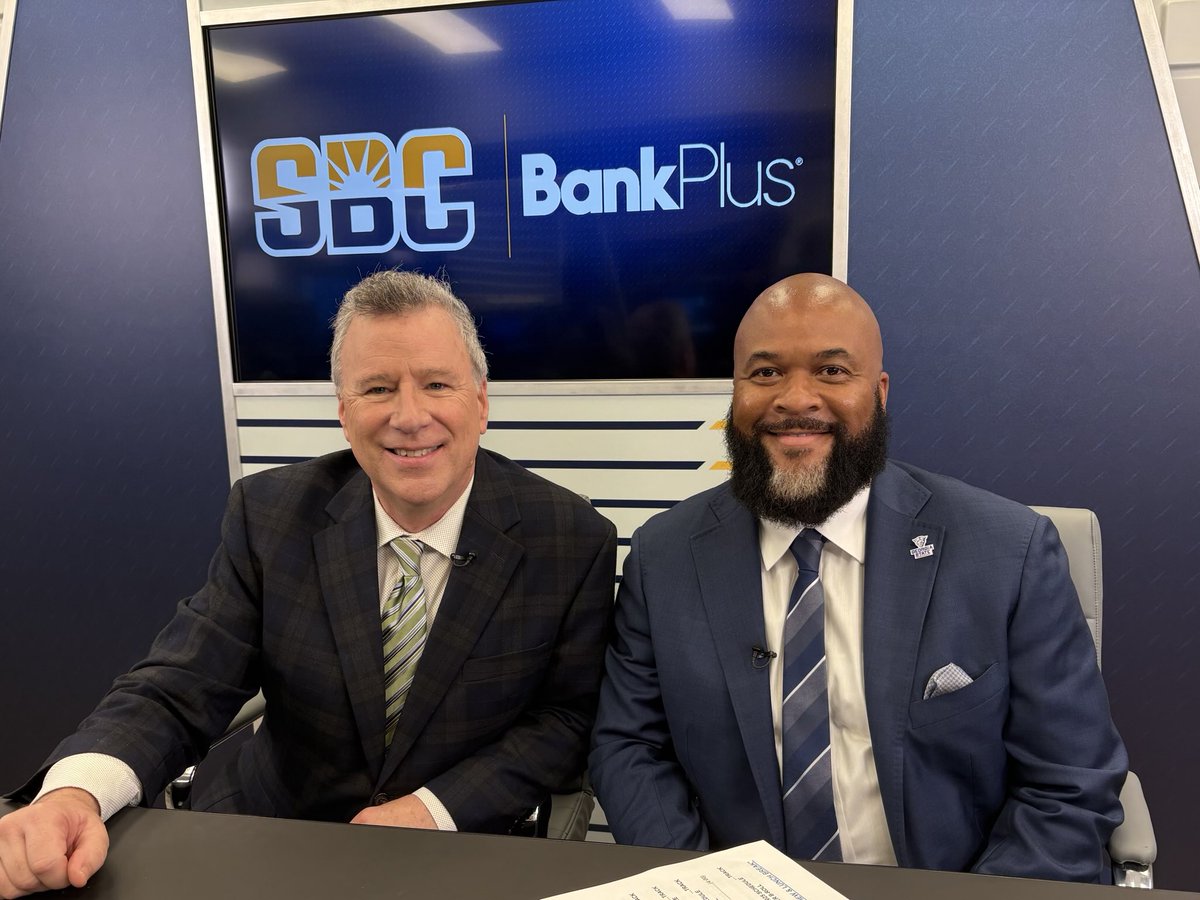 MattStewartTV's tweet image. Day 2 @SunBeltFB Media Days. Great to visit with @AppState_FB Coach @Dowell_Loggains. @JMUFootball @CoachBobChesney. @GSAthletics_FB @GSCoachHelton. @GeorgiaStateFB Coach @DellMcGee in @SunBelt Studio