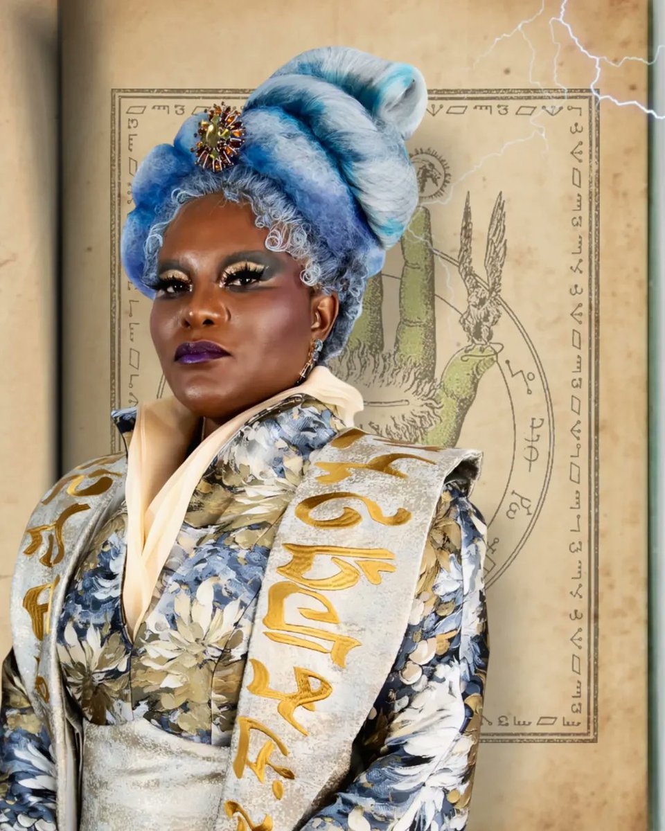 areviewmusical's tweet image. 🚨🌪️ Segundo o Portal Leo Dias, Gloria Groove será Madame Morrible em &apos;Wicked&apos; por tempo limitado.

A personagem, hoje vivida por Karin Hils, seria interpretada por Gloria de 23 a 27 de agosto e de 30 de agosto e 03 de setembro. 

Ainda não há confirmação oficial.