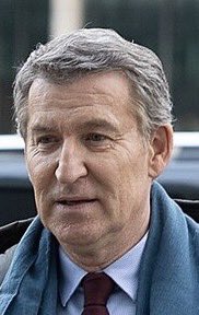 ¿ El señor Tellado pretende tomarnos por idiotas ? 

¿ Qué es eso de que Feijóo no ha tenido nada que ver con Montoro? . Montoro fue jefe de Feijóo. Cuando Feijóo era Jefe de Correos, Correos pertenecía  a Hacienda ,de la era máximo responsable Montoro. Alberto Núñez Feijóo fue