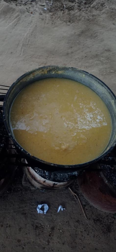 aljbour_ameen's tweet image. We desperately need help—just $100 to buy flour.
Please don't ignore us.
Today, thanks to you, we were able to eat lentils.
We don't have flour—that's all we have for now.
gofund.me/9f567a87