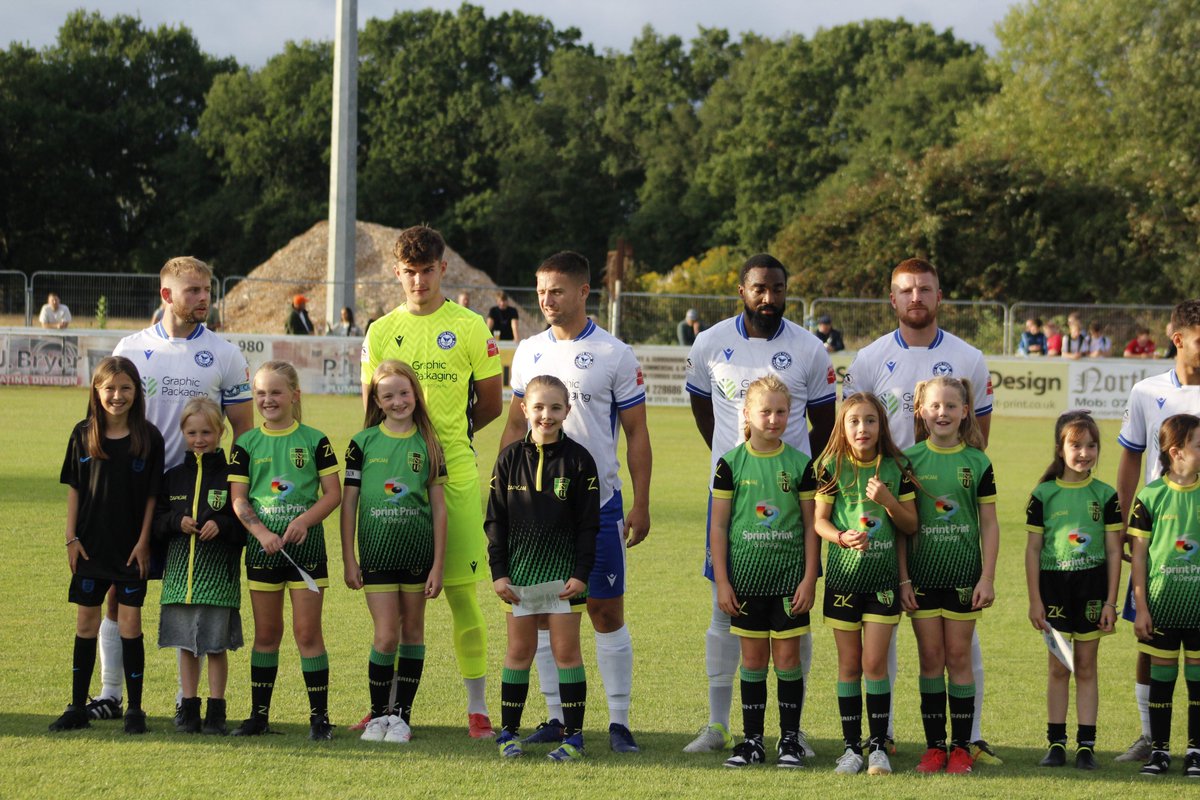 YateTownFC's tweet image. ✨ A historic moment at the club yesterday as we welcomed St Nicks U9 Girls – our first ever girls team to lead the way as matchday mascots! 👧⚽
Thank you for bringing your energy, smiles, and support.