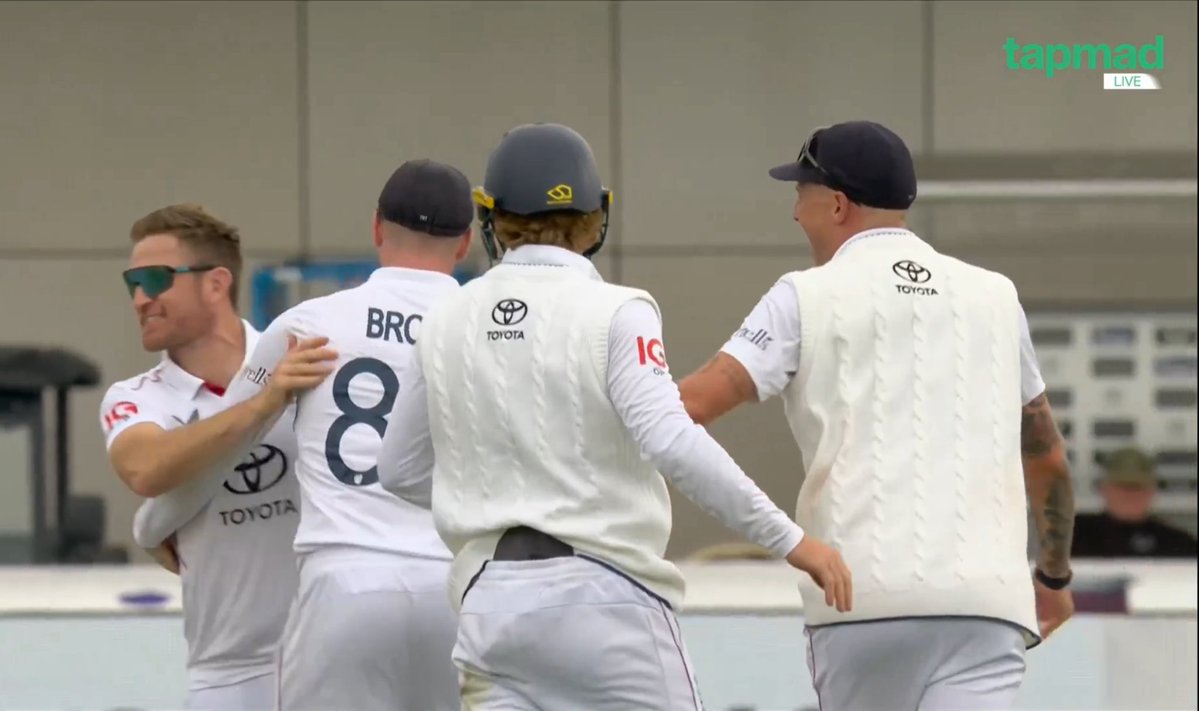 _FaridKhan's tweet image. Liam Dawson takes a wicket in Test cricket after 8 years. What a moment ๐ด๓ ง๓ ข๓ ฅ๓ ฎ๓ ง๓ ฟ๐ฅ
#ENGvIND #tapmad #CatchEveryMatch #DontStopStreaming