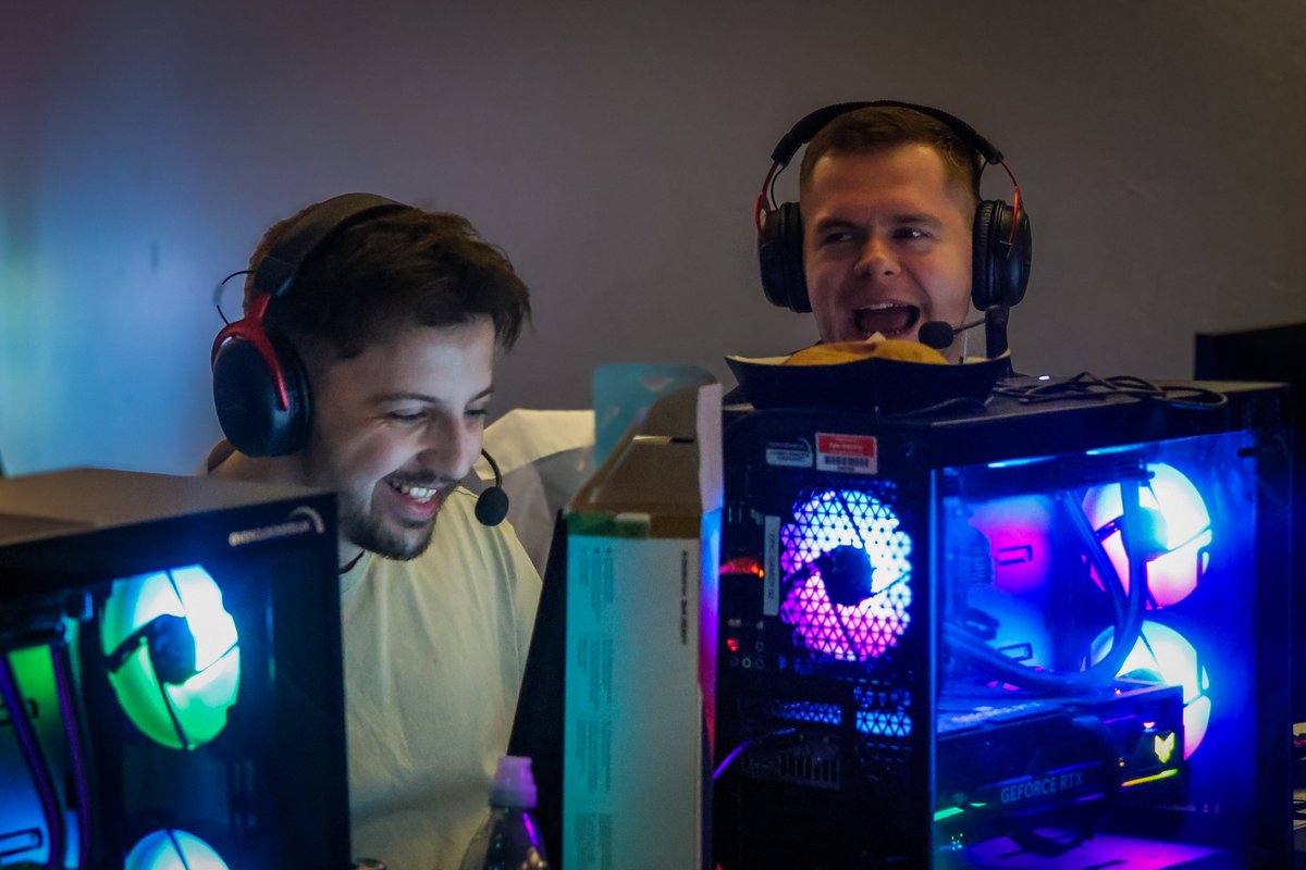 misskatiecs's tweet image. the Bezos Bois