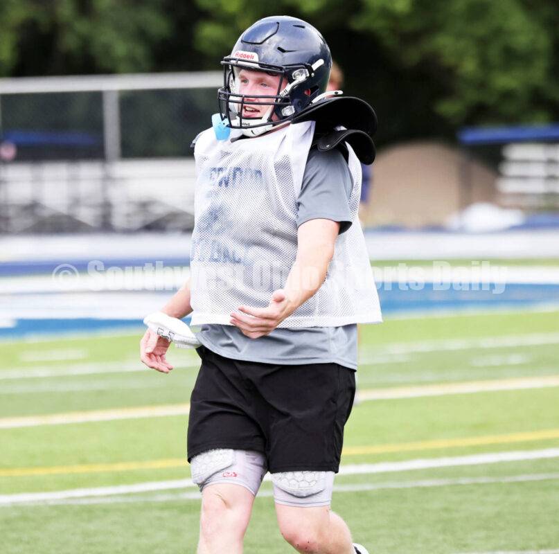 SWOSportsDaily's tweet image. FOOTBALL: Edgewood, Franke working toward bounceback season: 'Everything's fitting together perfectly' ... Rick Cassano's comprehensive feature with comments from Trace Reynolds and Kyle Franke, plus 24 professional photos with captions from a Cougar practice session…