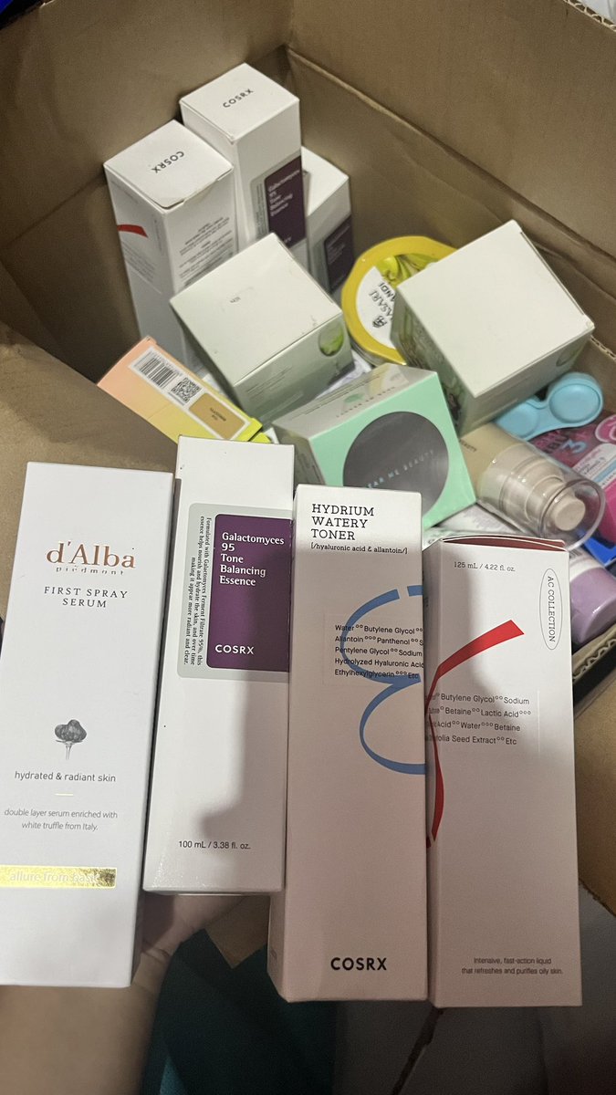 bntgoctv's tweet photo. Hallo kaka kaka, nitipbybintang mau share lebihan event jastip nichhhh Start 15k lohhh, ada apa aja sih? parfum timur tengah/parfum lokal, makeup/skincare ada juga, caranya bisa bgt join digrup jastip aku yah https://t.co/JbKNSxJ9TM
Terimakasih https://t.co/54OiFj3rhq