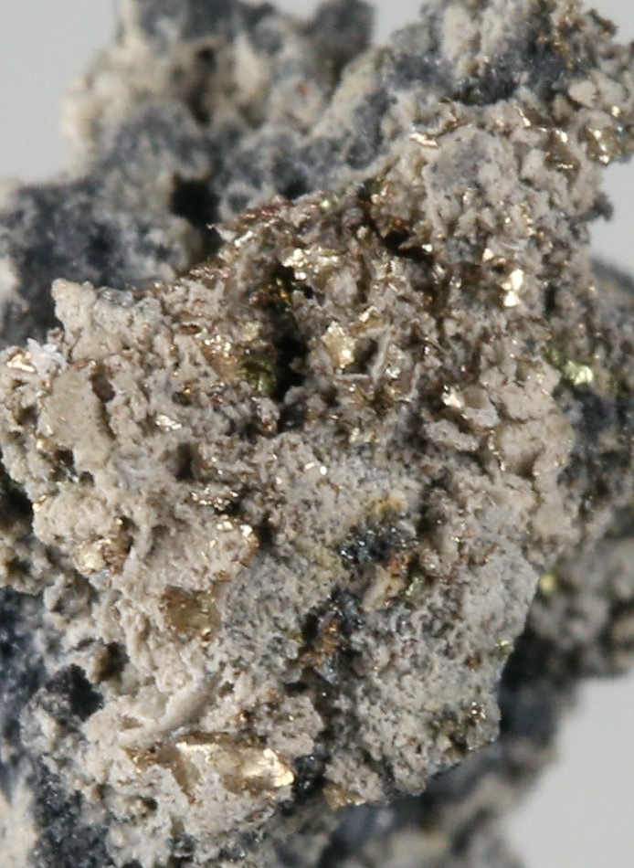 静岡県清越鉱山産 自然金　上下約8mm