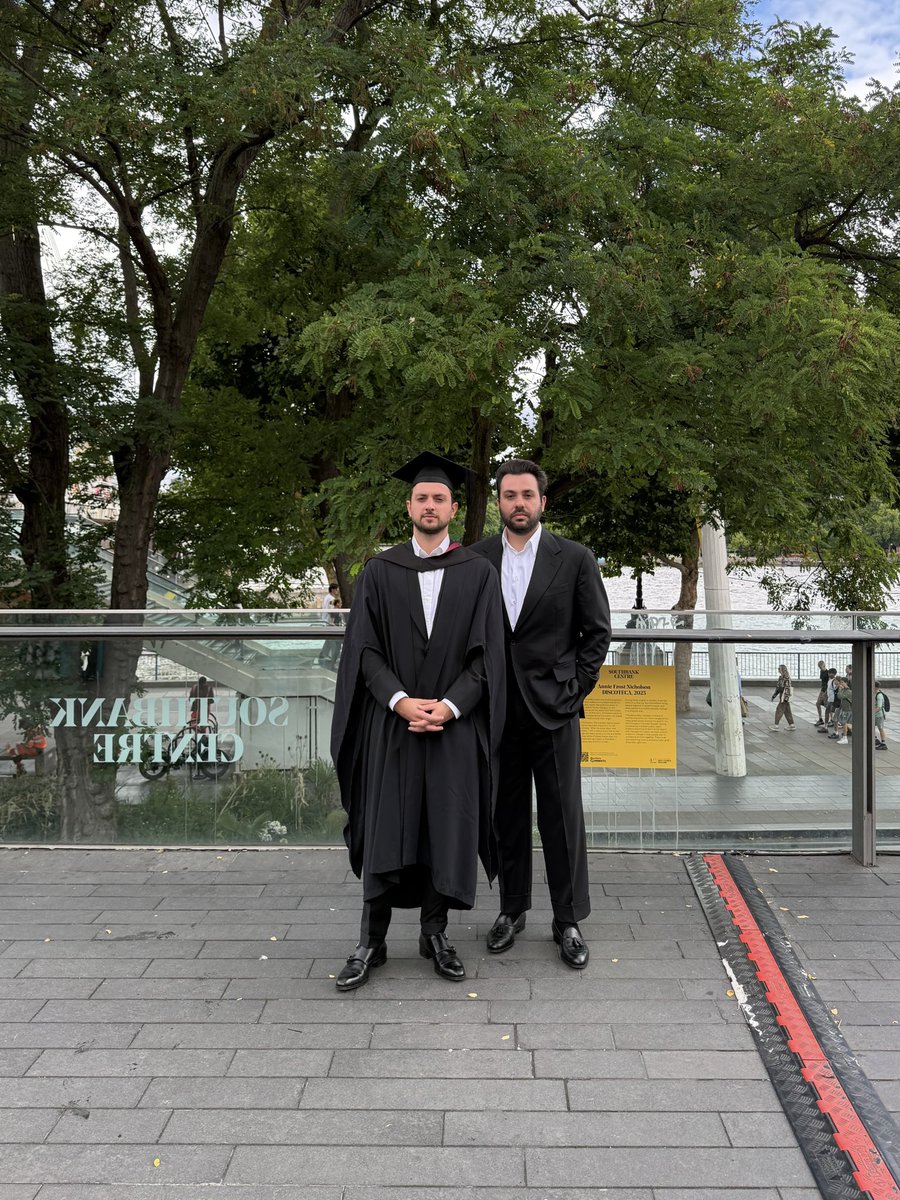 Canım oğlum, tebrikler. Seninle gurur duyuyoruz. Seni çok seviyoruz! 🥹🎓❤️🧿