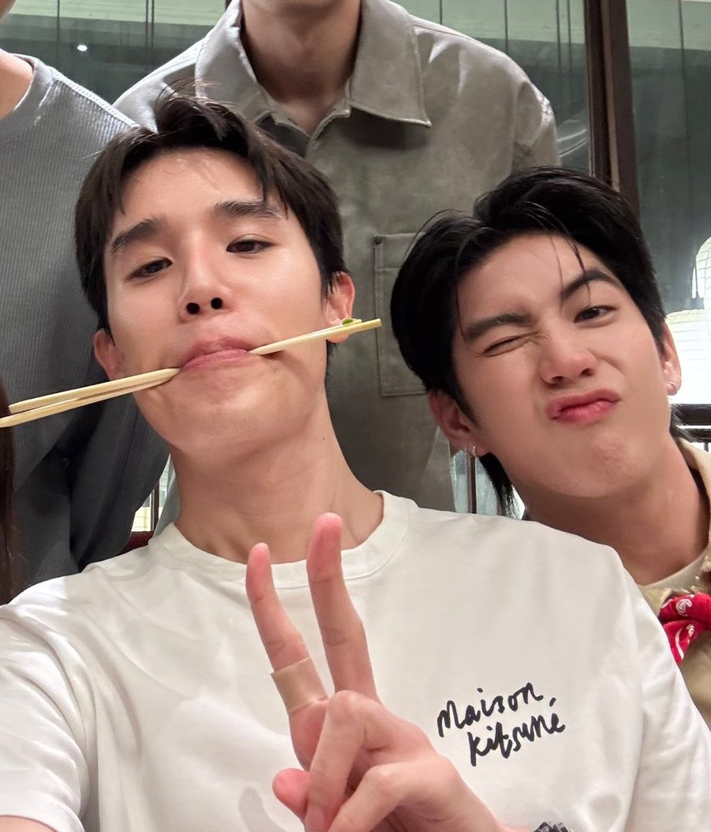 starsyjs's tweet photo. BEST DAY AS A NOMNOM https://t.co/W6gNWMelFq