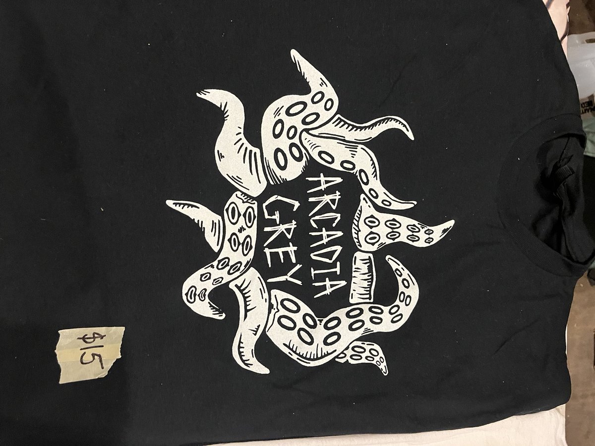 arcadia_grey's tweet image. Goodmorning gamers! Check out the merch spread for this tour!!!
Speed greycer shirt designed by the great @RadMcKick
Tentacle shirt by my awesome sibling