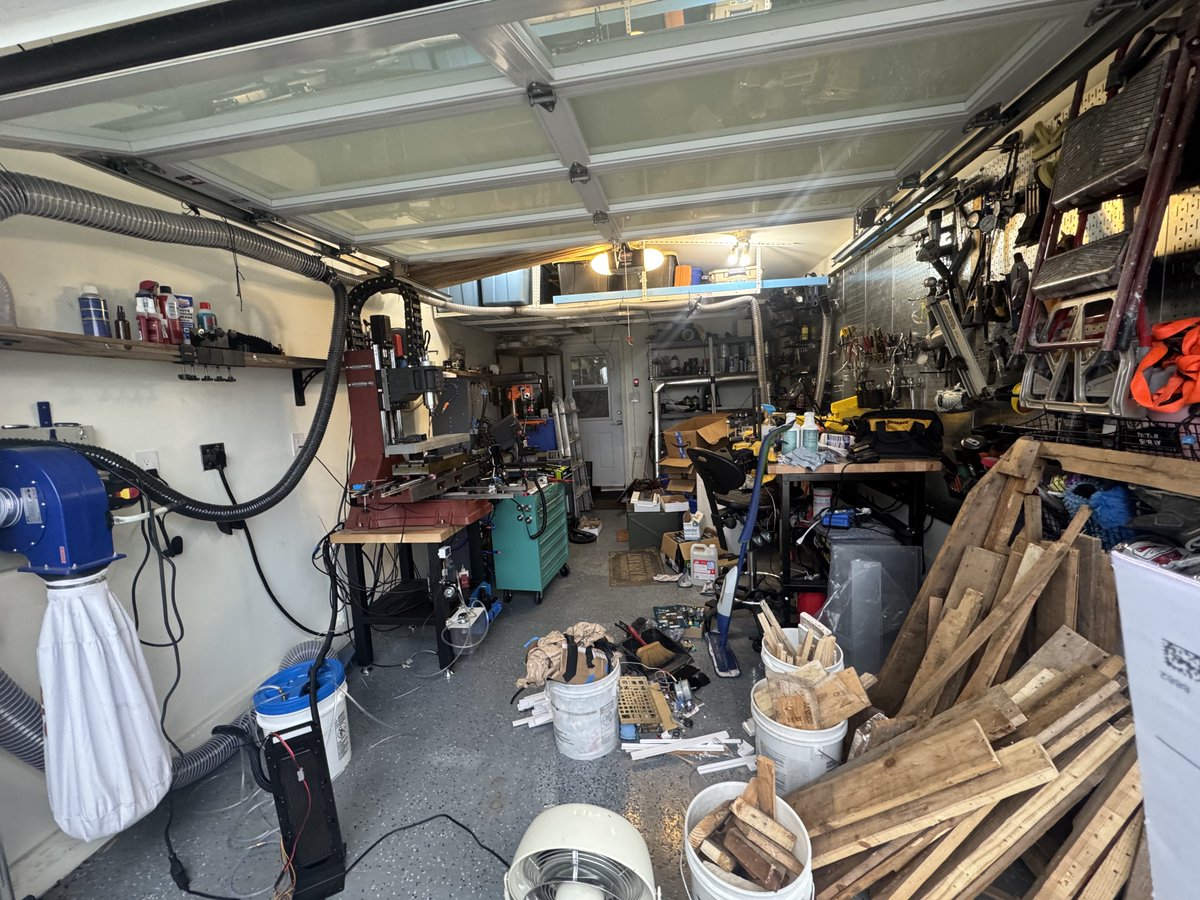 digitalspaz's tweet image. I might need to throw some wood out.
I just can’t. I might need a random piece of wood one day soon.