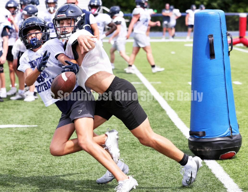 FOOTBALL: Edgewood, Franke working toward bounceback season: 'Everything's fitting together perfectly' ... Rick Cassano's comprehensive feature with comments from Trace Reynolds and Kyle Franke, plus 24 professional photos with captions from a Cougar practice session