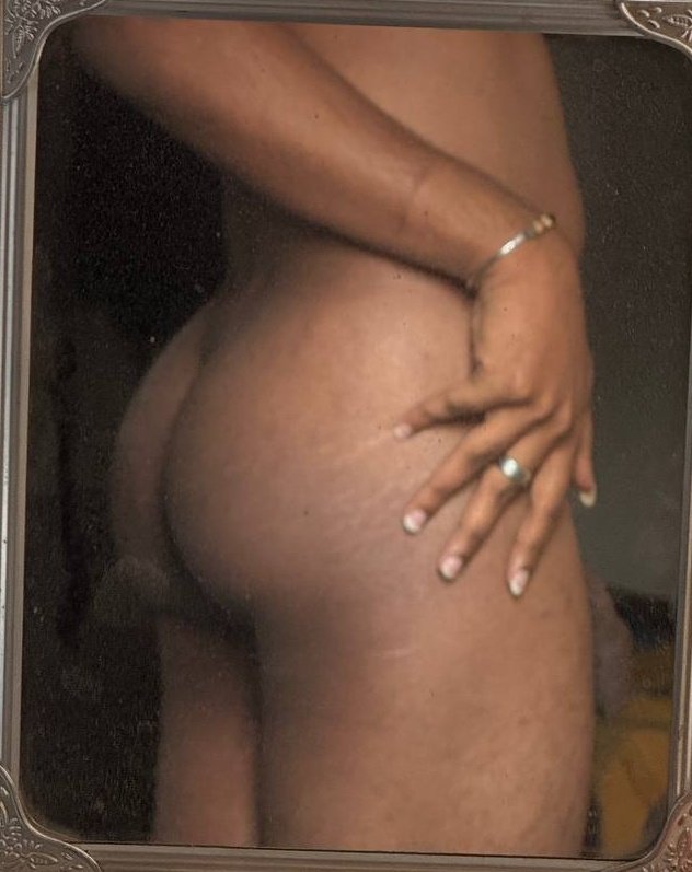 Mirror mirror on the wall, who's the thiccest of them all?