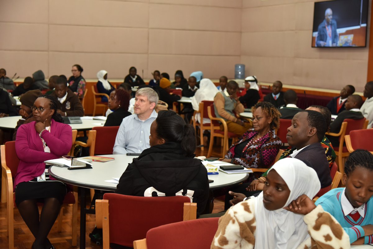 ILRI's tweet image. July 9-ILRI was thrilled to host students from the World Food Prize Youth Initiative. Big thanks to their teachers & Dr. Kenneth Monjero from KALRO for joining. This visit underscored our vital partnerships in encouraging #YouthInSTEM.
#FutureOfFood #ScienceEducation