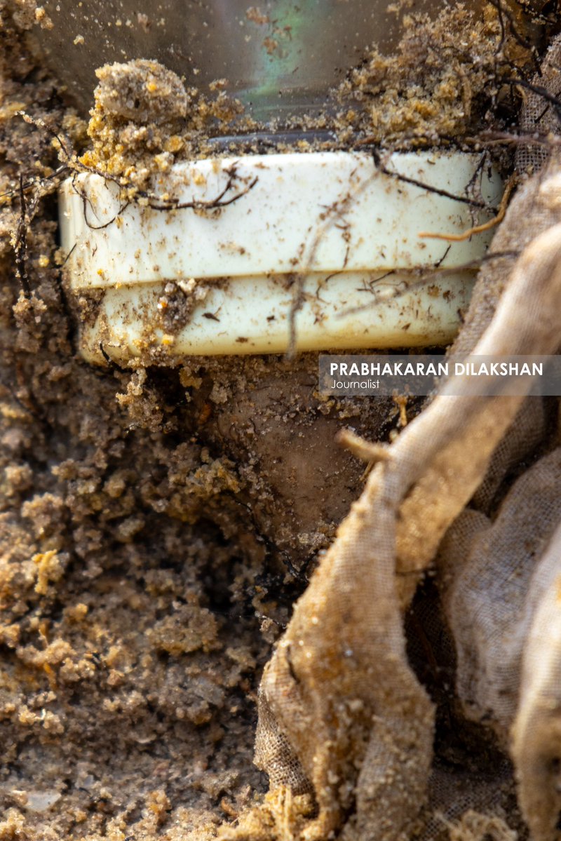 Prabhakaranlk's tweet image. செம்மணி மனிதப் புதைகுழியில் நேற்றைய தினம் அடையாளம் காணப்பட்ட போத்தல் குழந்தைகளுக்கு பாலூட்டும் பால்போச்சி என உறுதியானது
The bottle found yesterday in the Semmani human grave has been confirmed to be a feeding bottle used for feeding infants.
#chemmani #chemmanimassgrave