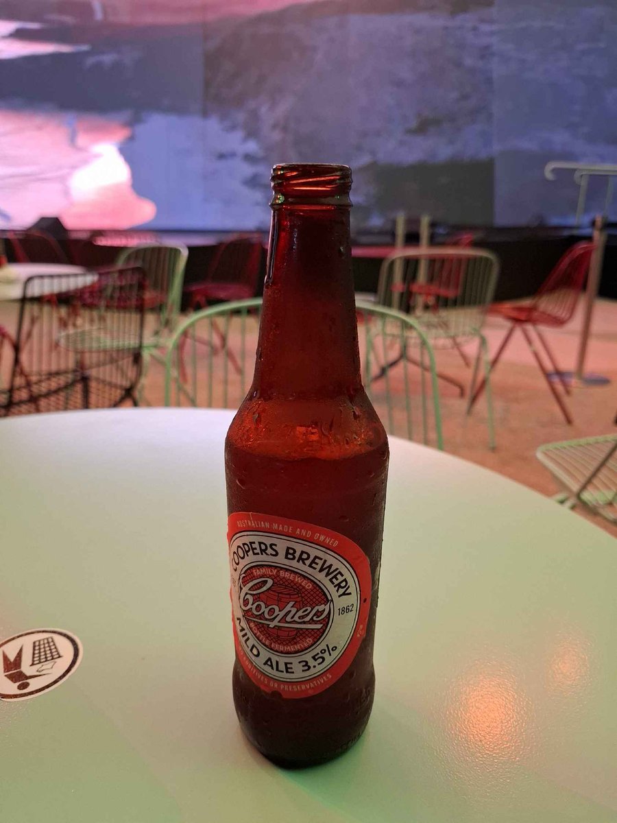 botezyako's tweet image. みなさまお疲れさまでした。
ビールの画像をあげておきますね。
冷えてますが、ラッパ飲みで飲んでくださいとのことです(笑)
#関西万博
#万博通期パス酒場
#オーストラリア館