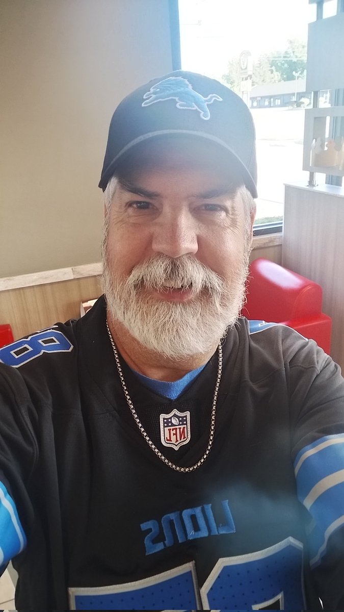 JohnHansel77066's tweet image. Good morning ☀️ I'm a huge sports fan! Can I get some followers please? I hope you have a wonderful day 🙏