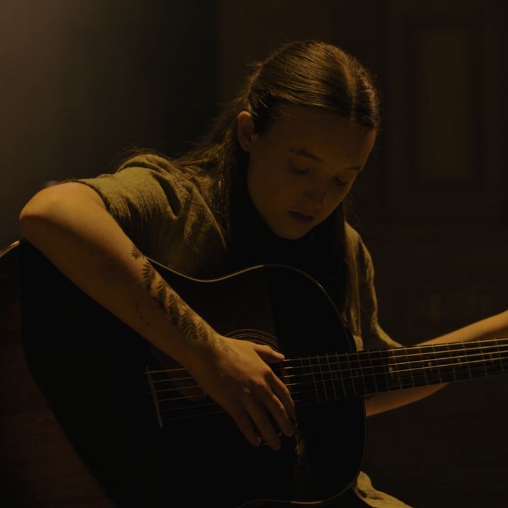bellielov3r's tweet image. How to become a guitar, step by step tutorial (with photos) pls