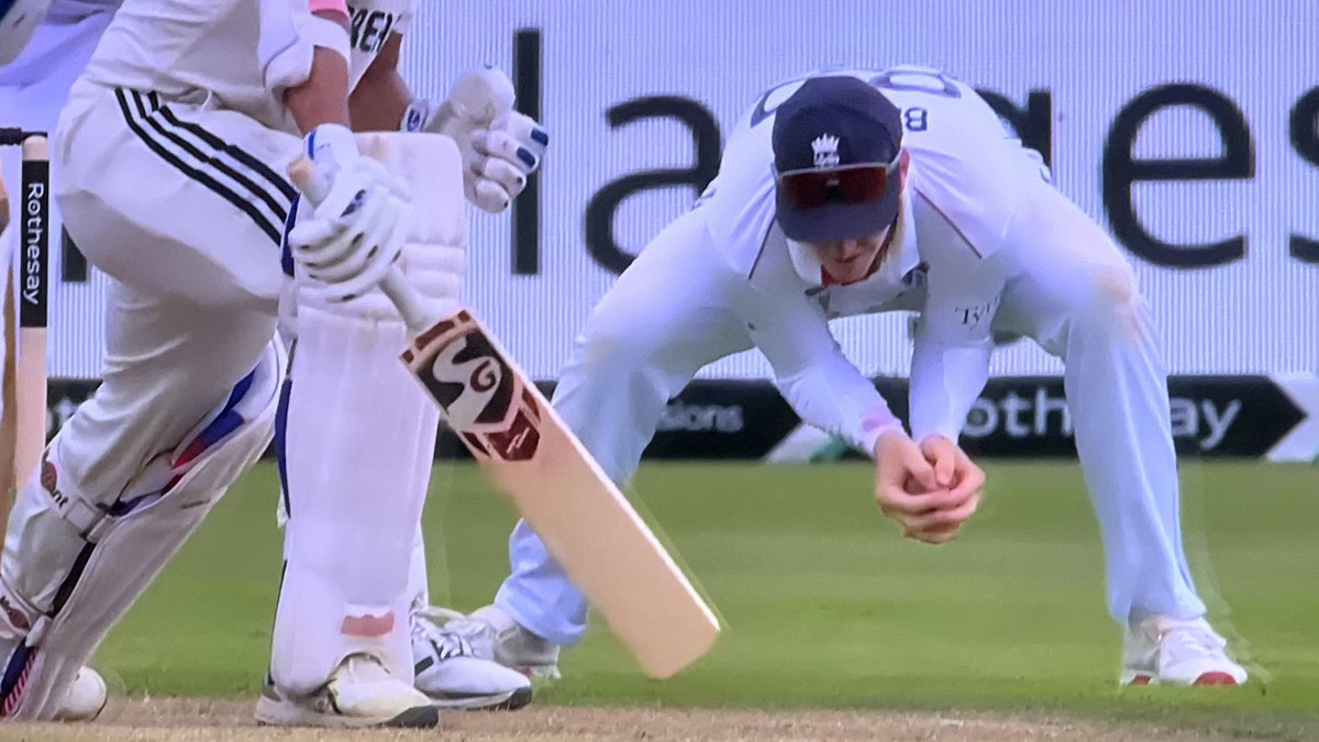 _Break_Free___'s tweet image. Liam Dawson who&apos;s in his  coming back match after long 8 yrs (played his last test match in 2017 ), got the wicket of a determined Jaiswal in the slip

#INDvsENG 
#ENGvINDTest