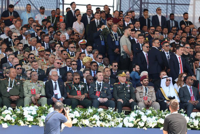QNA_French's tweet image. Le Commandant de la Garde Amirie participe à l'ouverture de l'Exposition Internationale des Industries de la Défense à #Istanbul, en Turquie
#QNA #Qatar
ow.ly/UB2H50WtYSY