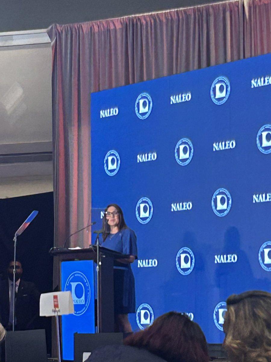 stefzaenker's tweet image. An honor to hear from the Secretary of Labor @LChavezDeRemer @SecretaryLCD at NALEO this morning!
So important to invest in our workforce, and a Latina leading the charge in the USA, wow! 🇺🇸
@LIBREinitiative is proud to support your work at the Department of Labor!