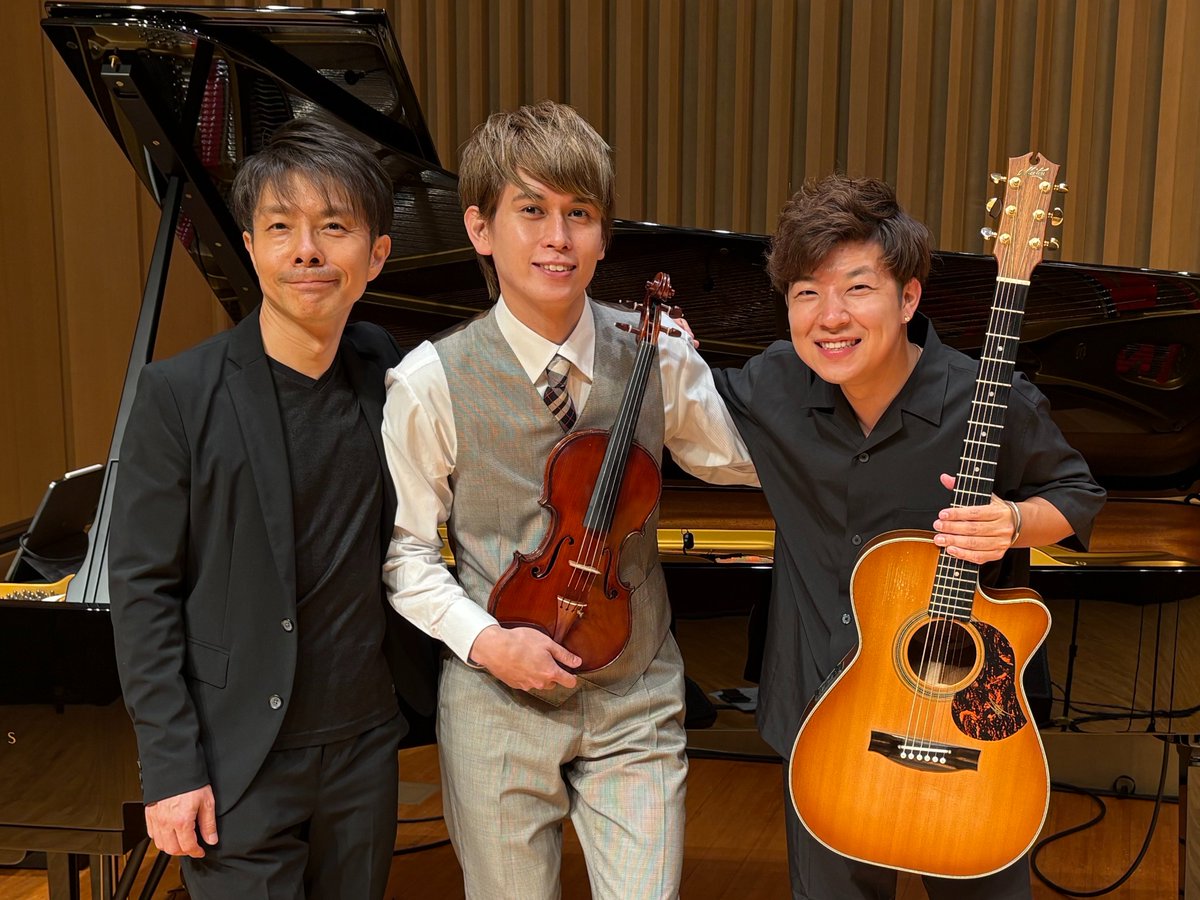 Yuya_Gt_Monchan's tweet photo. #Keiji さんソロコンサート~祈り~終演!!

素晴らしすぎるヴァイオリンと歌声
そして贅沢すぎる #扇谷研人 さんのピアノと僕のギターで幸せな音空間でのコンサートでした...

そして追加公演も発表とのことで...楽しみだ!!!!
本日も振り幅すごくて楽しかった〜!!!!! https://t.co/UW4KcYyLRI