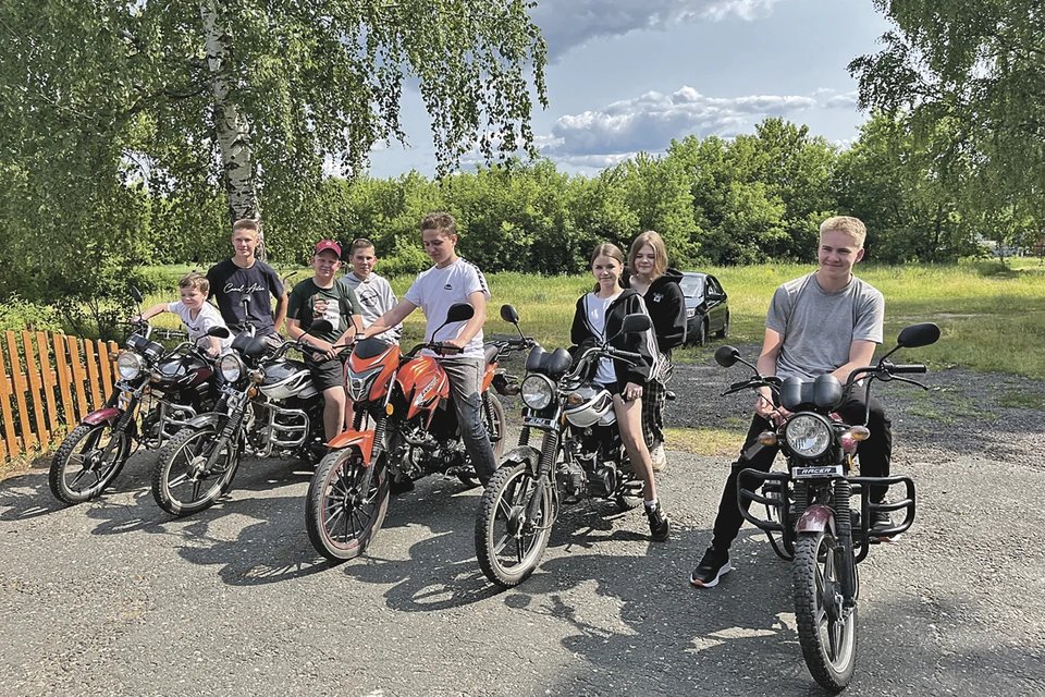 kpru's tweet image. Опасный «серийный убийца» душит российские деревни: как продолжается битва за школу в мордовском селе:
kp.ru/daily/27728/51…

Фото: Владимир Ворсобин
#новости #мордовия