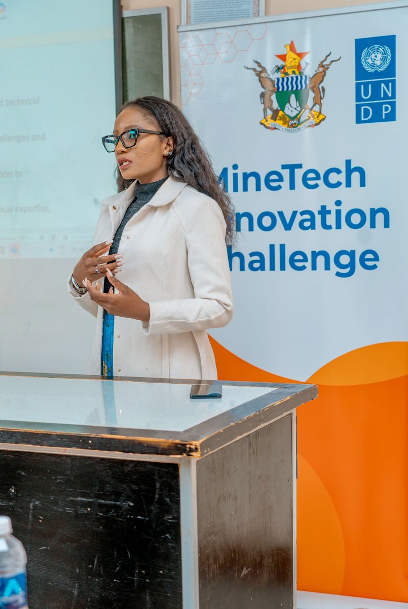 UNDPZimbabwe's tweet image. ๐โจ Participants dove into vibrant discussions, ๐ Q&As & ๐ค knowledge-sharing on Day 1 of the #MineTech Bootcamp! Their passion to transform ๐ฟ๐ผโs mining sector is ๐ฅ! Letโs build a smarter, greener โ๏ธ๐ future! ๐ช๐พ๐ผ #YouthInMining #UNDP #FutureMakers