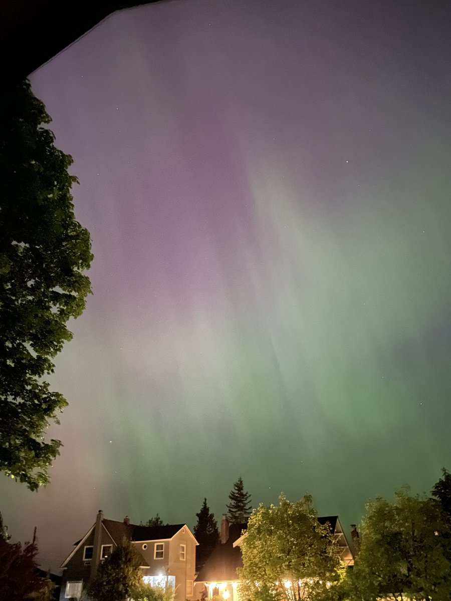 markowenmartin's tweet image. Remembering the time I could see the aurora from my front porch in Tacoma.