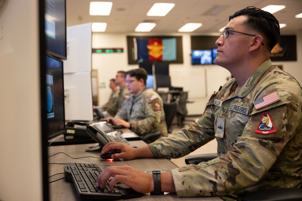 United States Space Force (@spaceforcedod) on Twitter photo Guardians in action! 🚀 
Resolute Space 2025 showcases the 53rd Space Operations Squadron working with allies to deliver rock-solid satellite comms for warfighters in the Indo-Pacific. 🌌 #DLE2025
📸 👇
x.com/SpaceForceCSO/… Guardians in action! 🚀 
Resolute Space 2025 showcases the 53rd Space Operations Squadron working with allies to deliver rock-solid satellite comms for warfighters in the Indo-Pacific. 🌌 #DLE2025
📸 👇
x.com/SpaceForceCSO/…