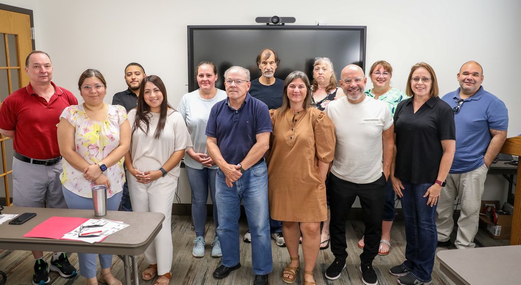 GCISD's tweet image. Join us in giving a warm welcome to our newest paraprofessionals and auxiliary staff. They became members of our team today at our latest new hire orientation.
If you would like to join our team, check our career opportunities at: grapevinecolleyville.schoolspring.com